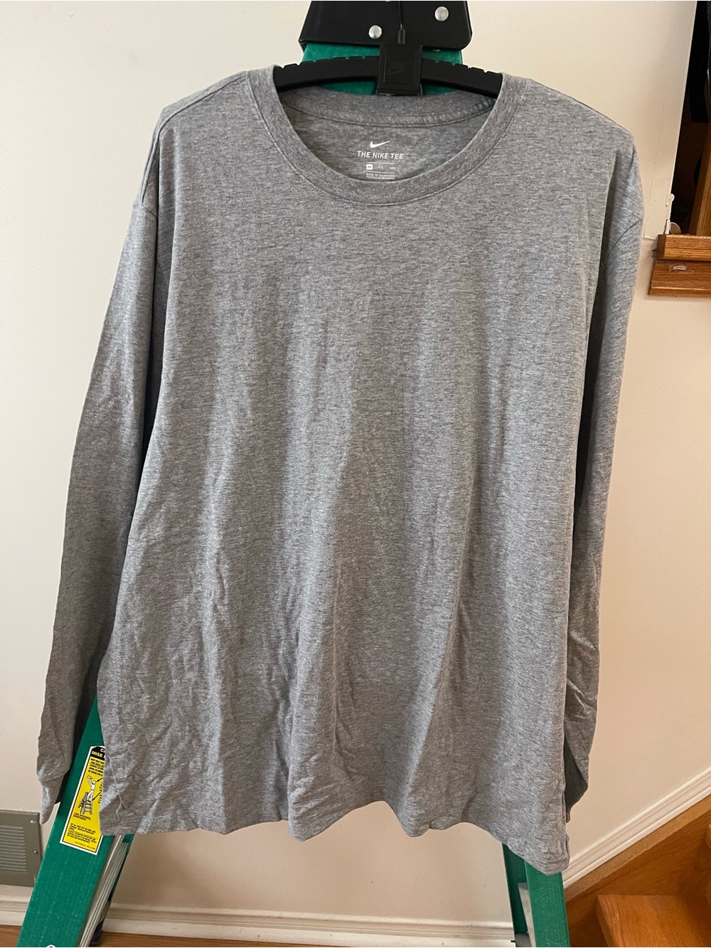 Nike Men’s Long Sleeve Crewneck Tee - Gray